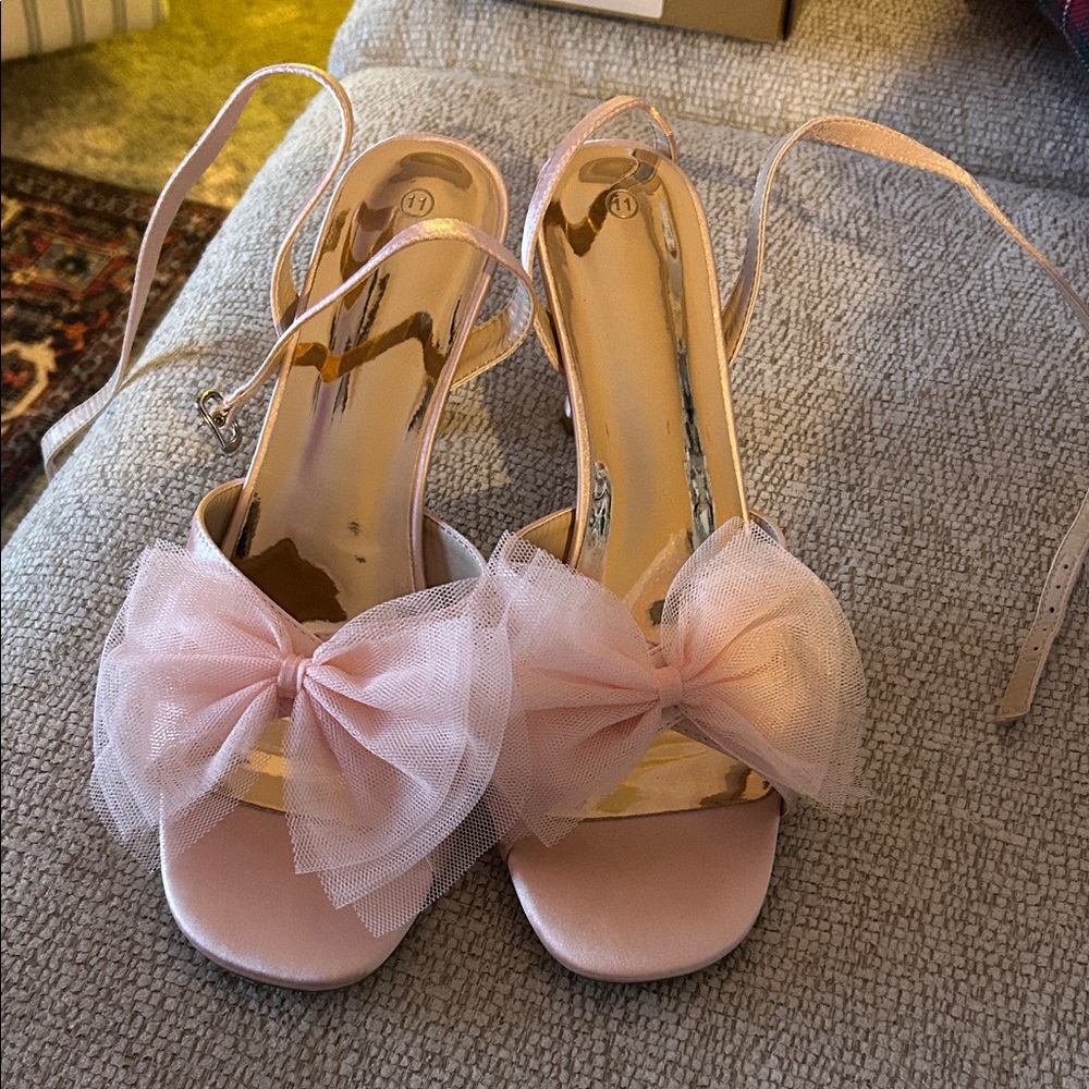 Elegant Pink Bow Sandals